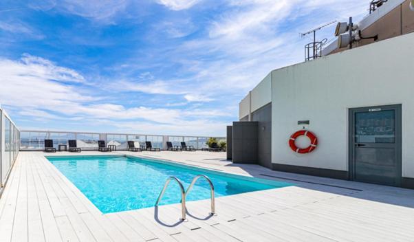 Central One Bed Apartment, Sleeps 4 With Roof Top Pool. Gibraltar Luaran gambar